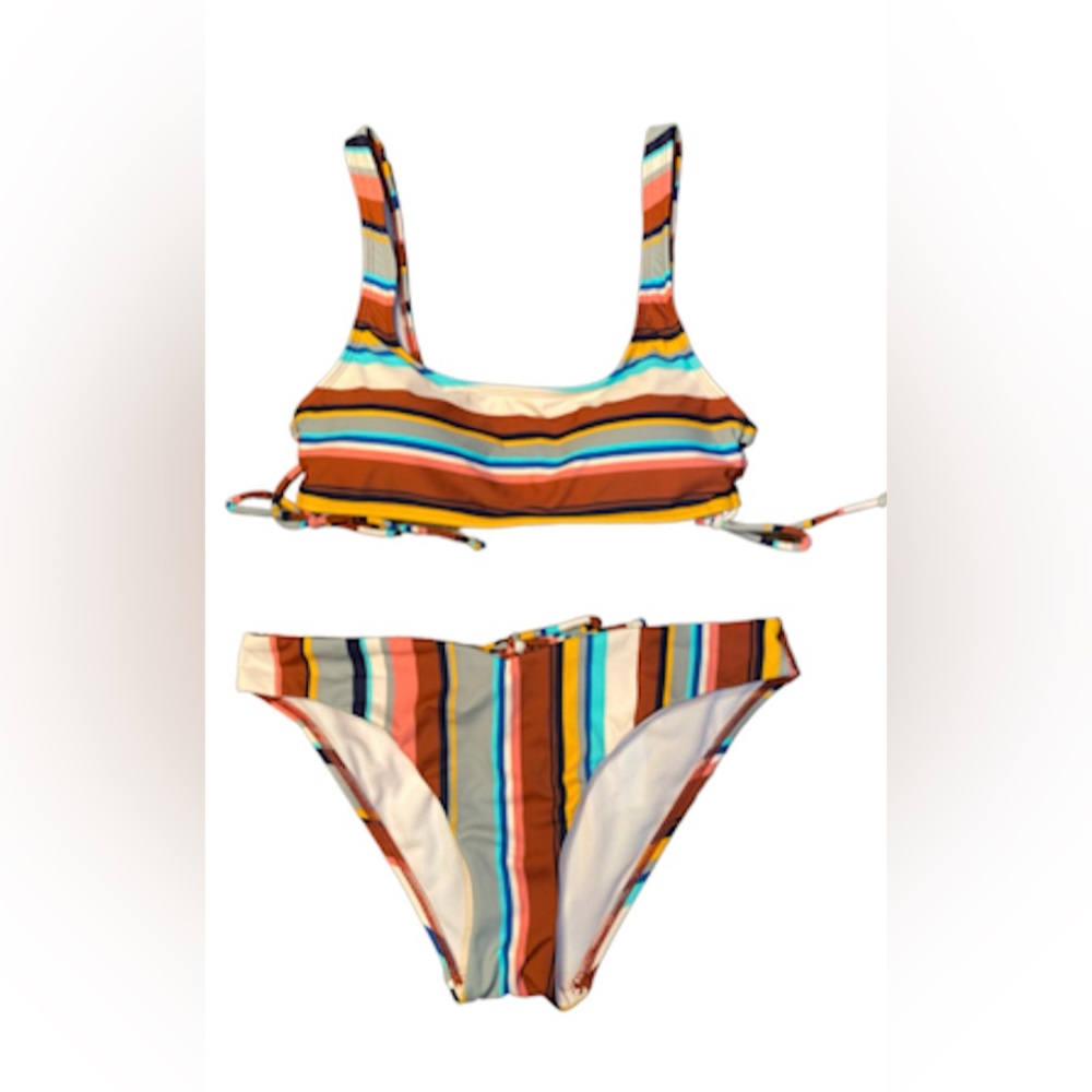 No Boundaries: Bikini - Picture 6 of 9